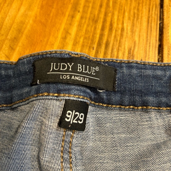 Judy Blue High Rise Blue Jeans with Modern Wash Button Fly Size 9/29 - Picture 6 of 8